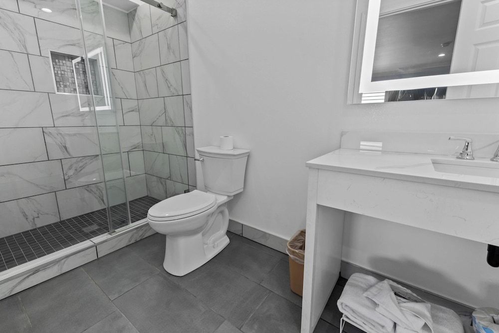 Downey Inn Double Room 7