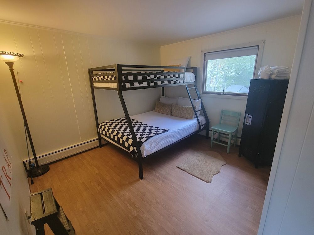 Cottage Place on Squam Lake Apartment - No Pets 2