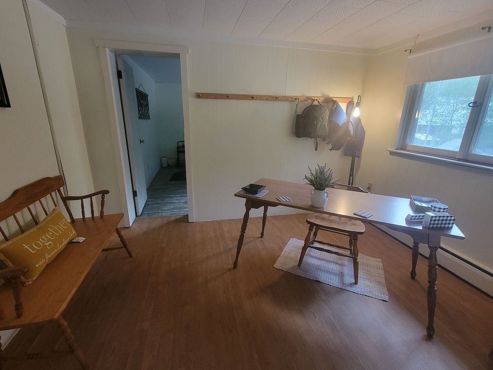 Cottage Place on Squam Lake Apartment - No Pets 3