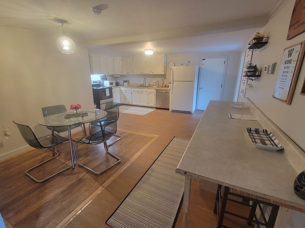 Cottage Place on Squam Lake Apartment - No Pets 5