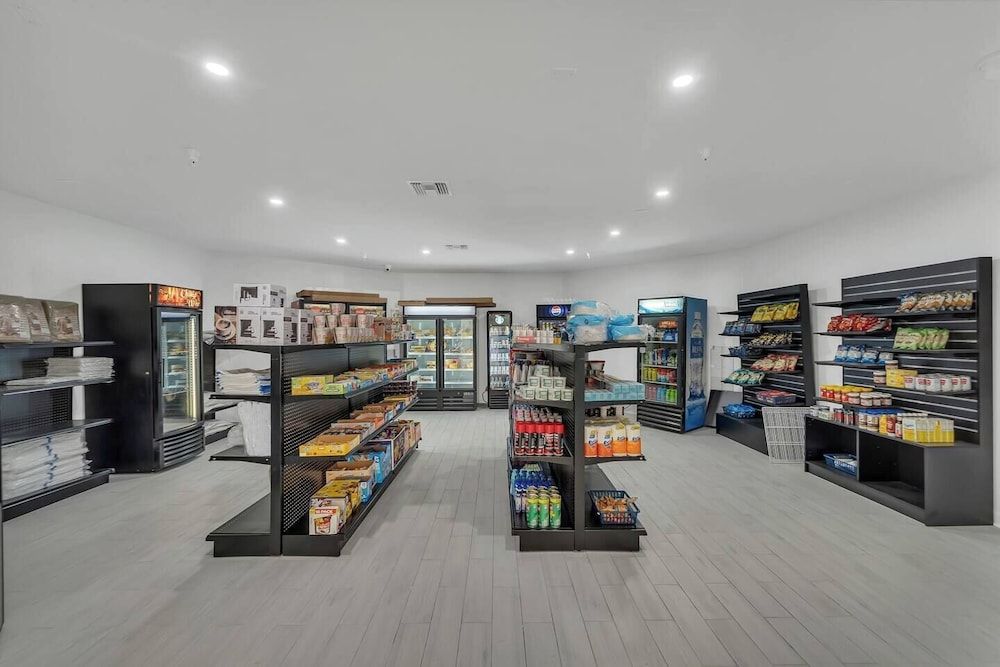 The Irlo Classic Studio, 1 King Bed with Sofa bed, Kitchen 20