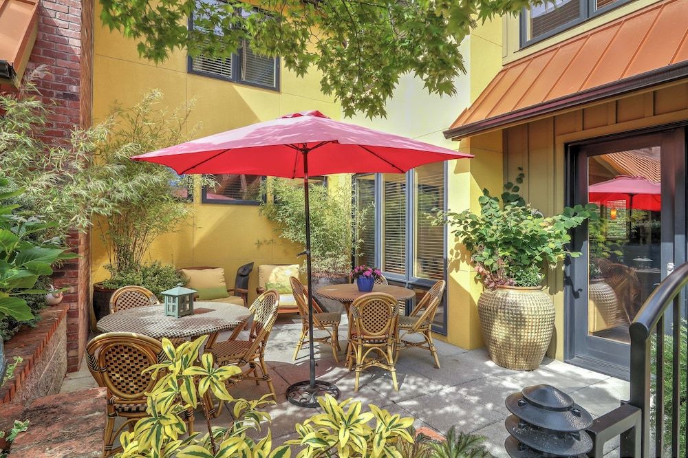 The Eagle Harbor Inn Superior Townhome, Marina View 7