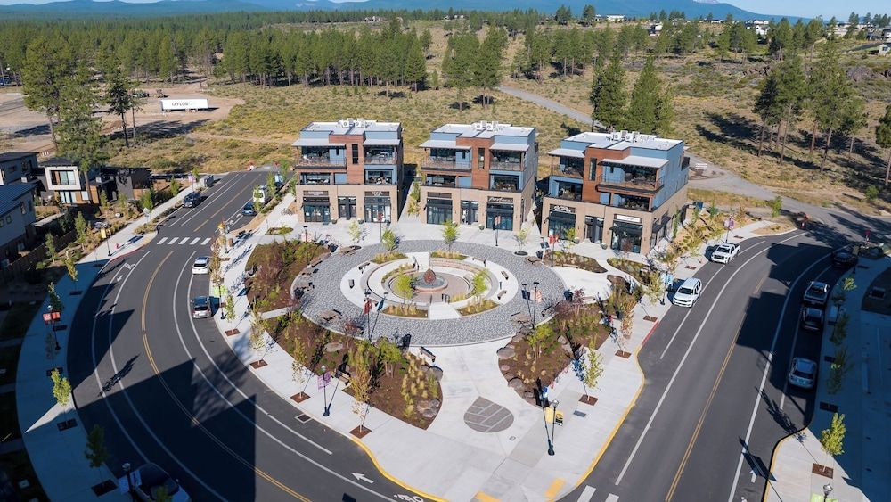 2 Units Minutes to Old Bend Deck + Hot Tub 1216 Skyline Ranch by Avantstay House (5 Bedrooms) 58