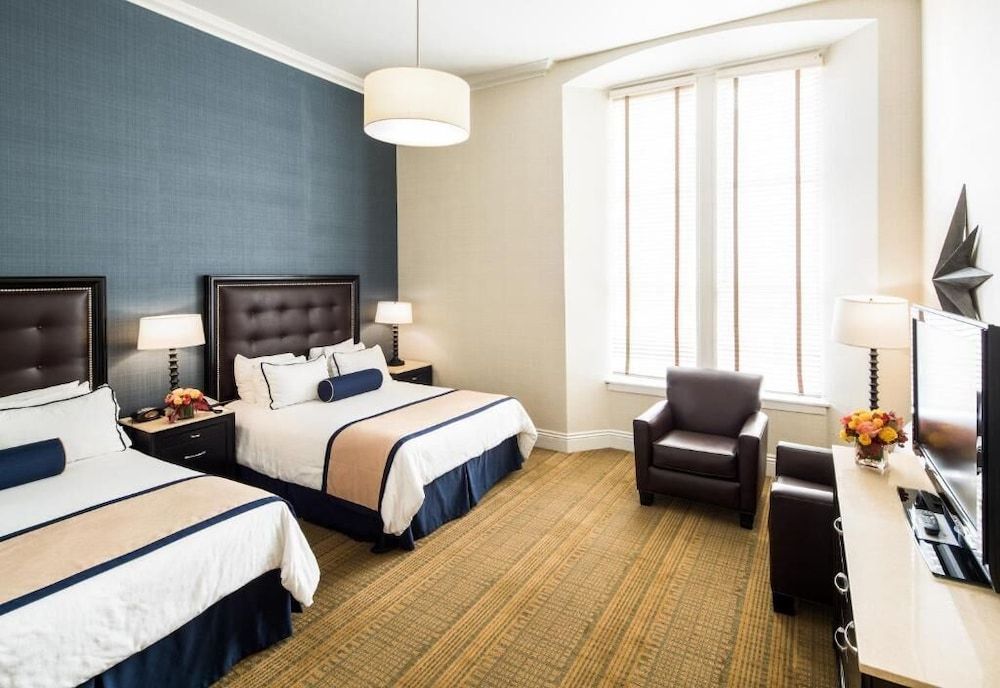 Marines Memorial Club & Hotel Standard Double Room, 2 Double Beds, Non Smoking, Private Bathroom 3