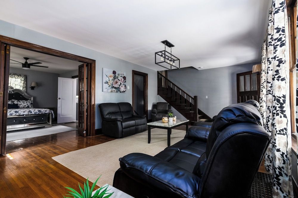 5Br, 1.5 Ba Close To Niagara Falls State Park House 26