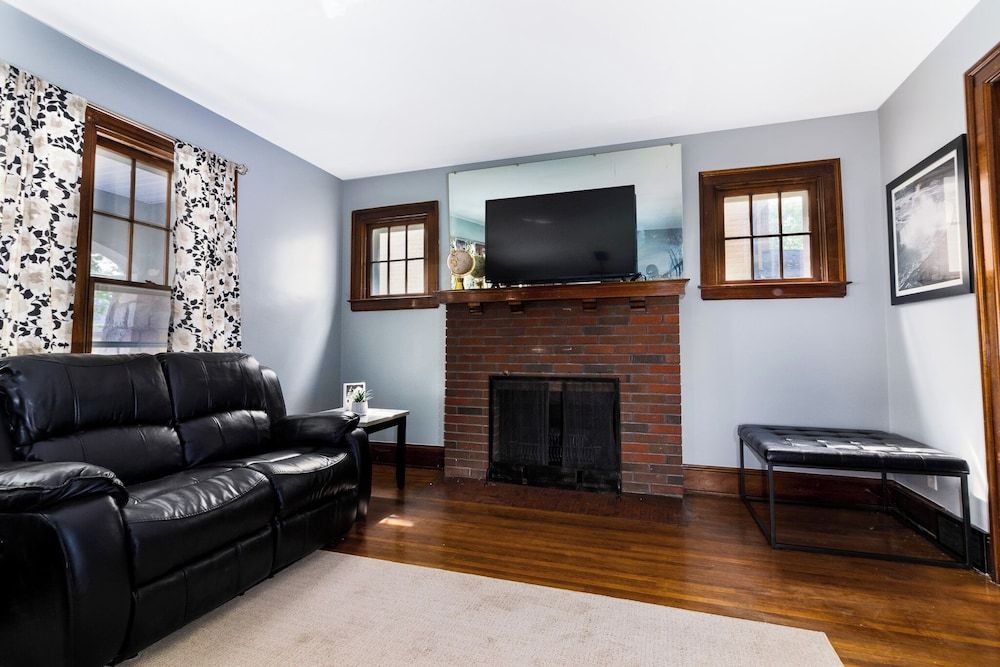 5Br, 1.5 Ba Close To Niagara Falls State Park House 30