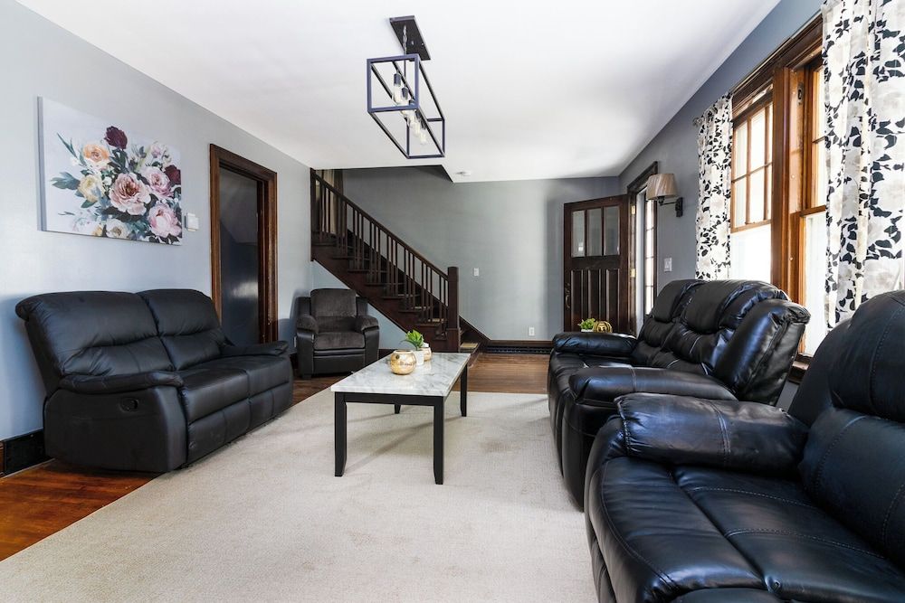 5Br, 1.5 Ba Close To Niagara Falls State Park House 24