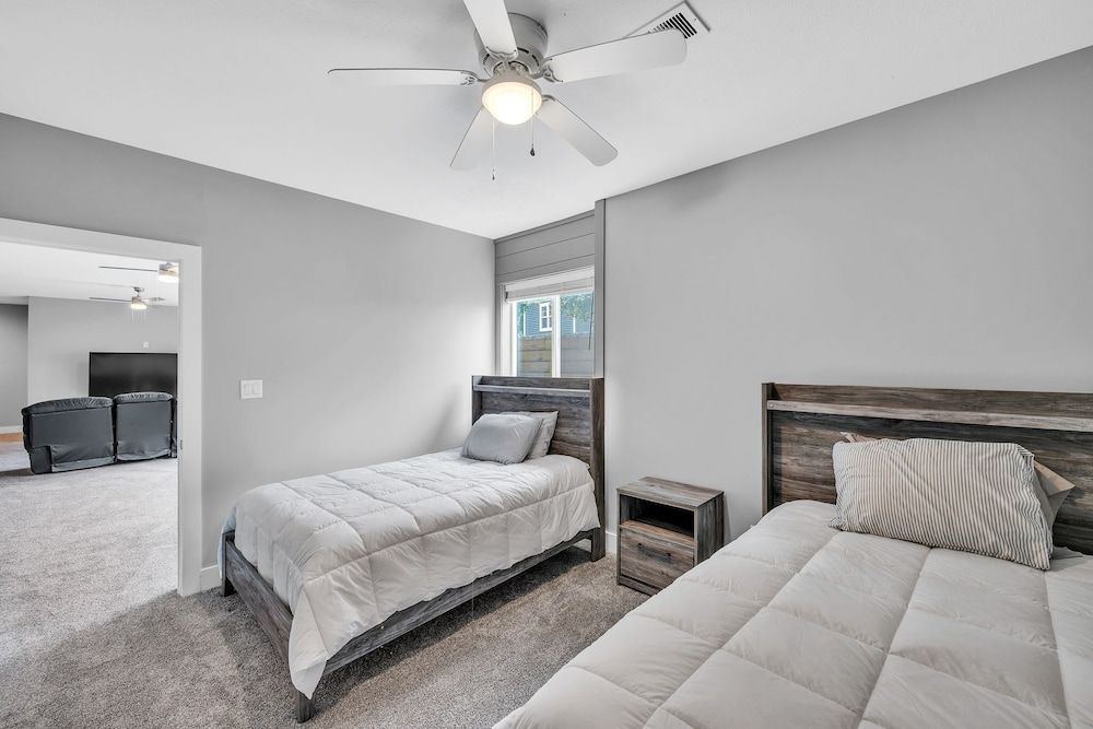 Pet-friendly Getaway With Golf & Private Patio Retreat 4 Bedroom Home House, 4 Bedrooms 6