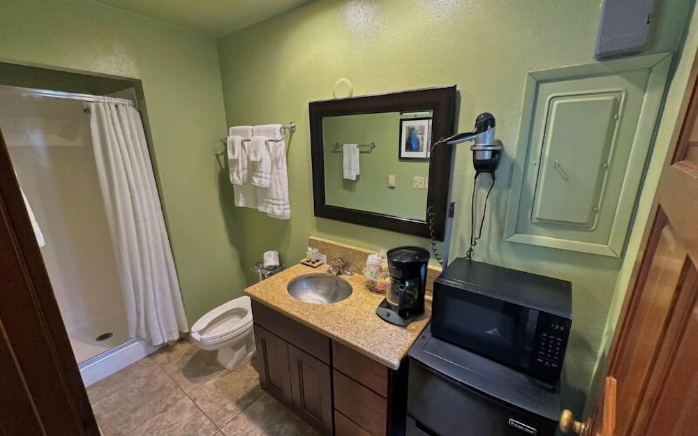 Smith Creek Village Double or Twin Room, Non Smoking 6