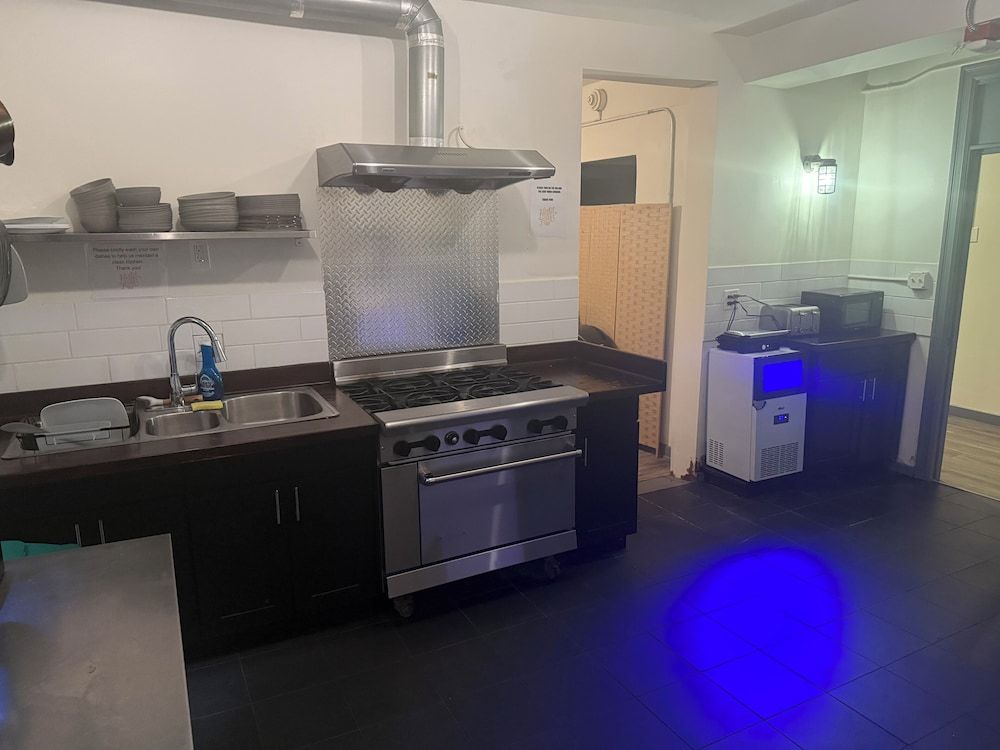 Hostel Fish Seattle Standard Double Room Single Use 5