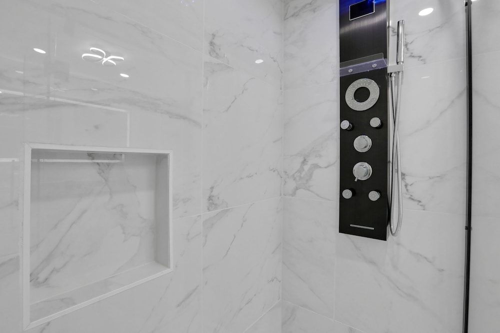 Overlook Hotel Double Room, Mountain View 7