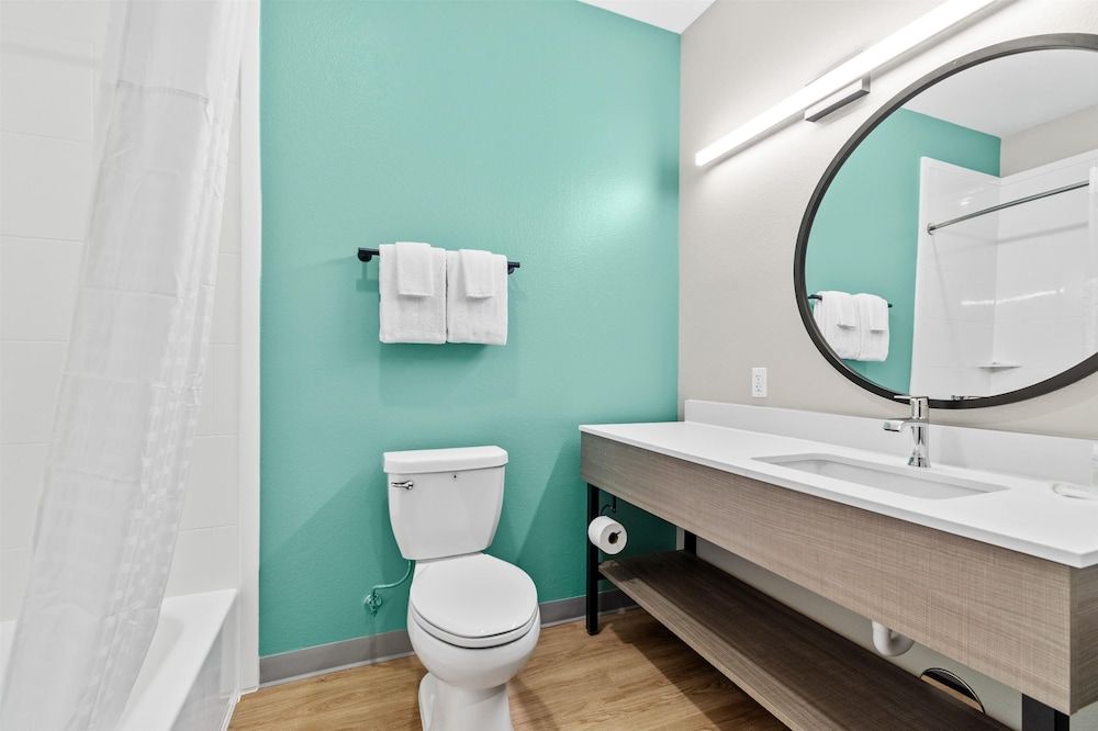 ECHO Suites Extended Stay by Wyndham Houston Katy West Room, 2 Queen Beds, Mobility Accessible, Non Smoking (Bathtub w/Grab Bars) 9