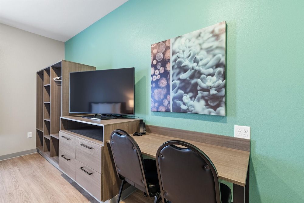 ECHO Suites Extended Stay by Wyndham Houston Katy West Room, 2 Queen Beds, Mobility Accessible, Non Smoking (Bathtub w/Grab Bars) 4