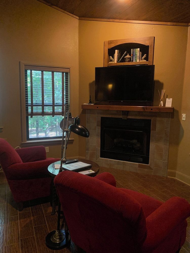 The Canebrake Deluxe Quadruple Room 2