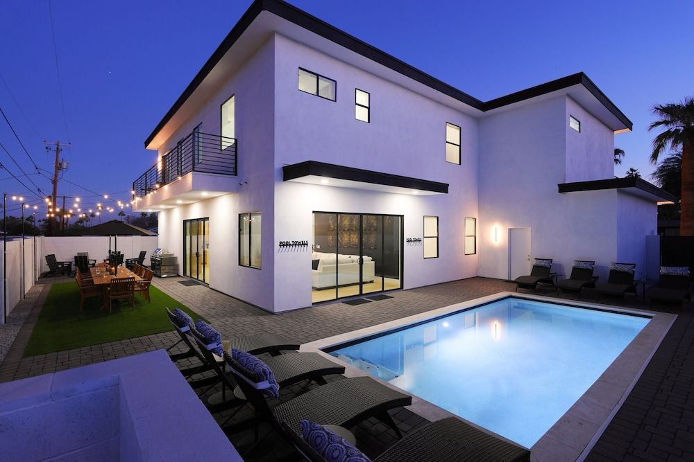 House (6 Bedrooms)