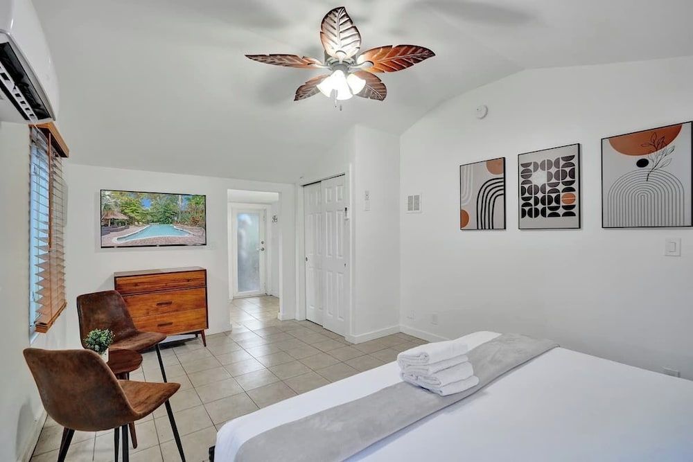 Classic Studio, 1 Queen Bed (Mahogany House)