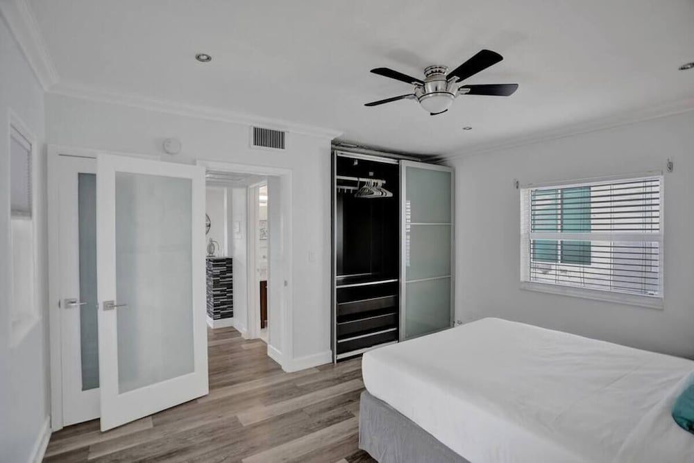 Classic Single Room, 1 Queen Bed with Sofa bed, Patio (Hendrick 6)