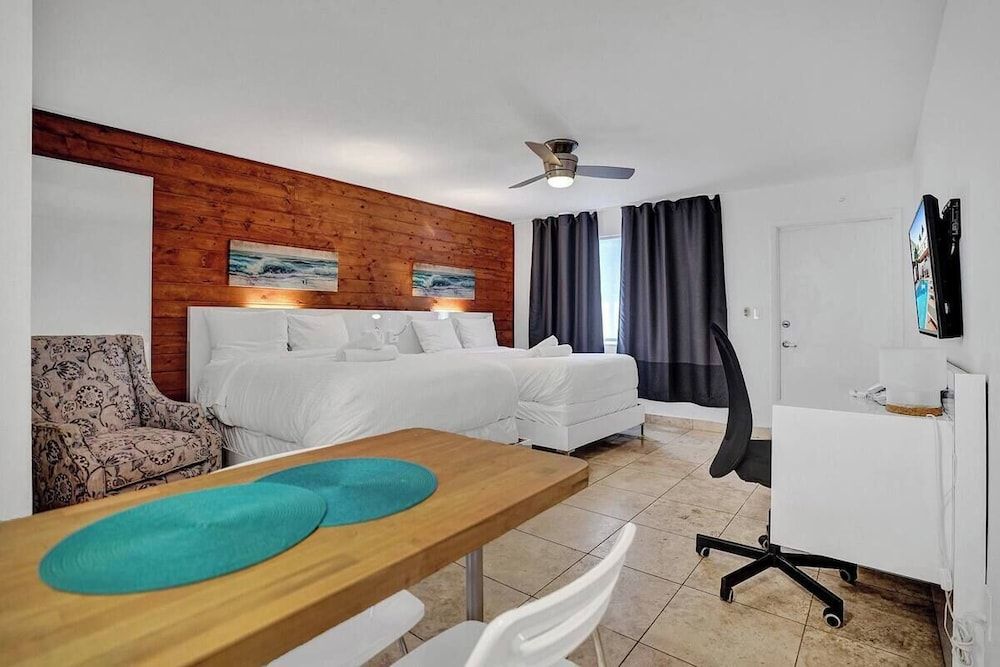 Waves by Stay Hospitality Classic Studio, Beach View (Waves 8) 6