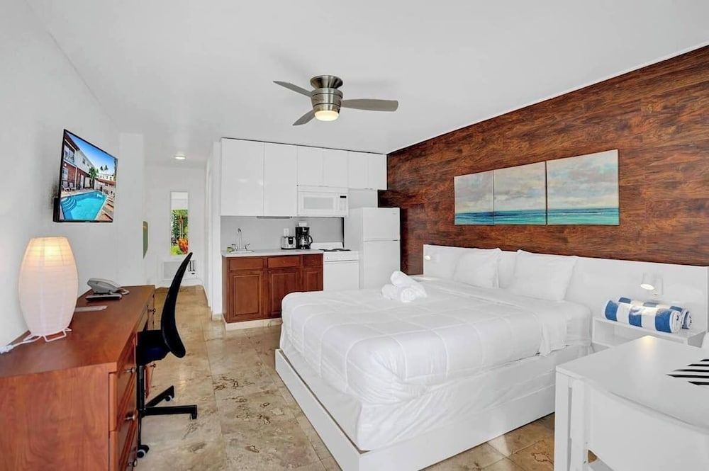 Classic Studio, Beach View (Waves 4)
