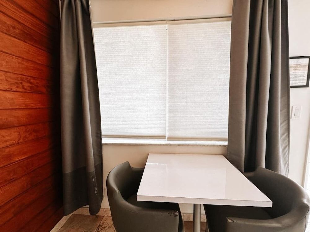 Waves by Stay Hospitality Classic Studio, Beach View (Waves 5) 6