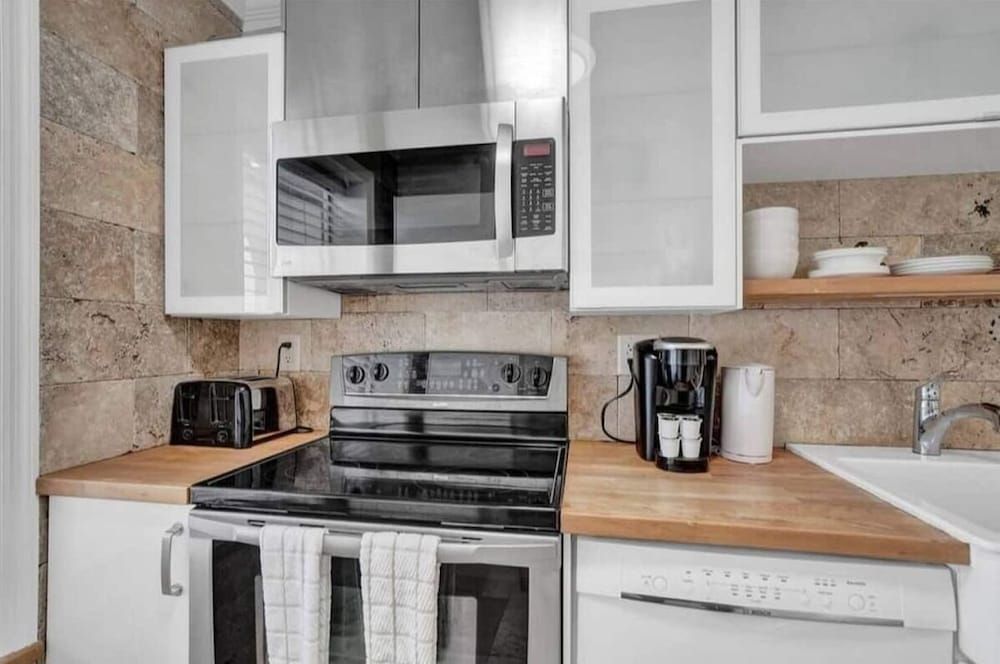 Waves by Stay Hospitality Classic Double Room, Beach View (Waves 1) 5