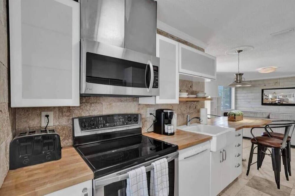 Waves by Stay Hospitality Classic Double Room, Beach View (Waves 1) 4