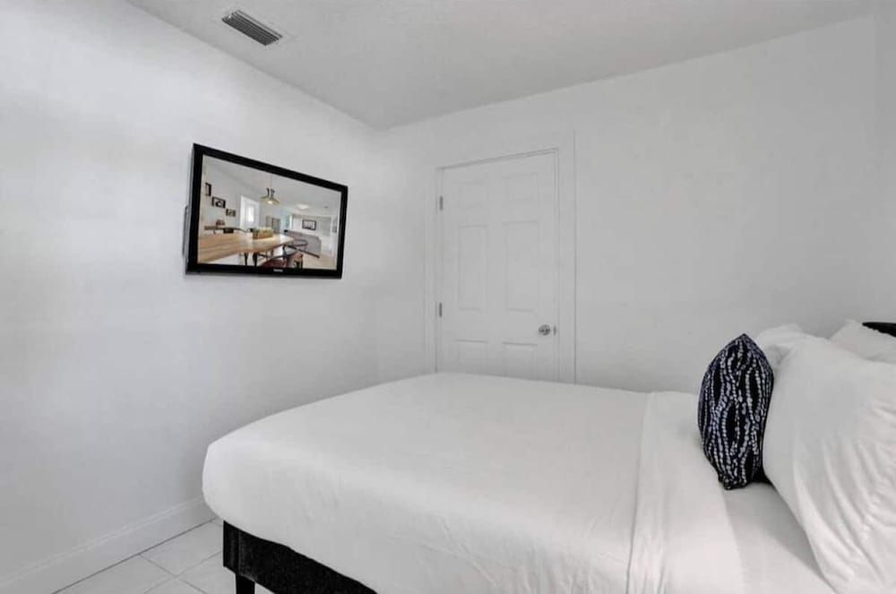 Waves by Stay Hospitality Classic Double Room, Beach View (Waves 1) 2