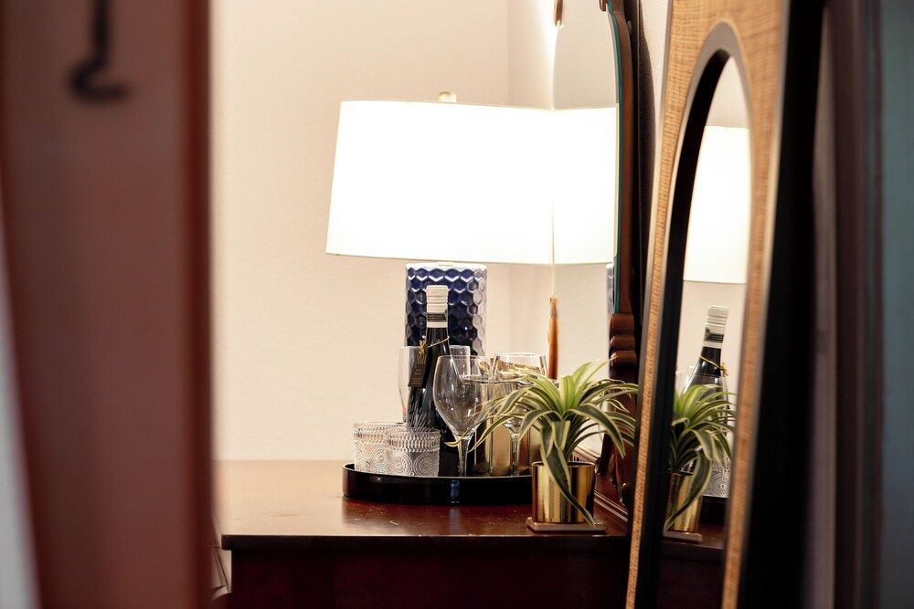 Sophie's Gasthaus Family Room, 2 Queen Beds 5