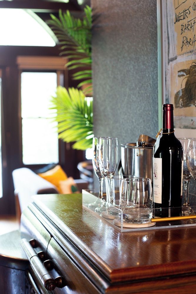 Sophie's Gasthaus Luxury Studio, 1 King Bed, Kitchen, Courtyard View 2