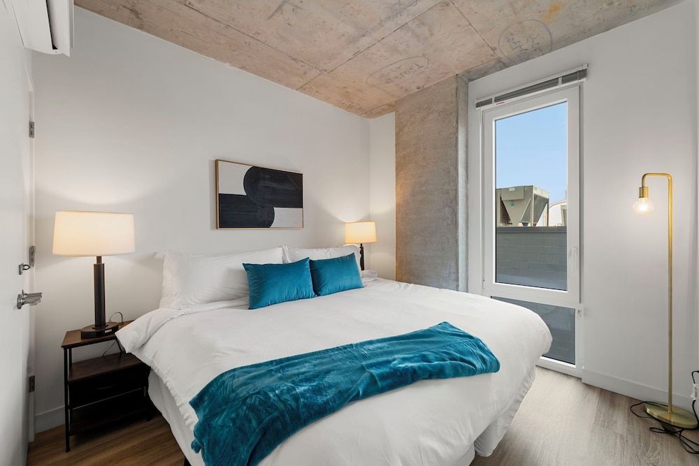 Luxury Apartment, City View