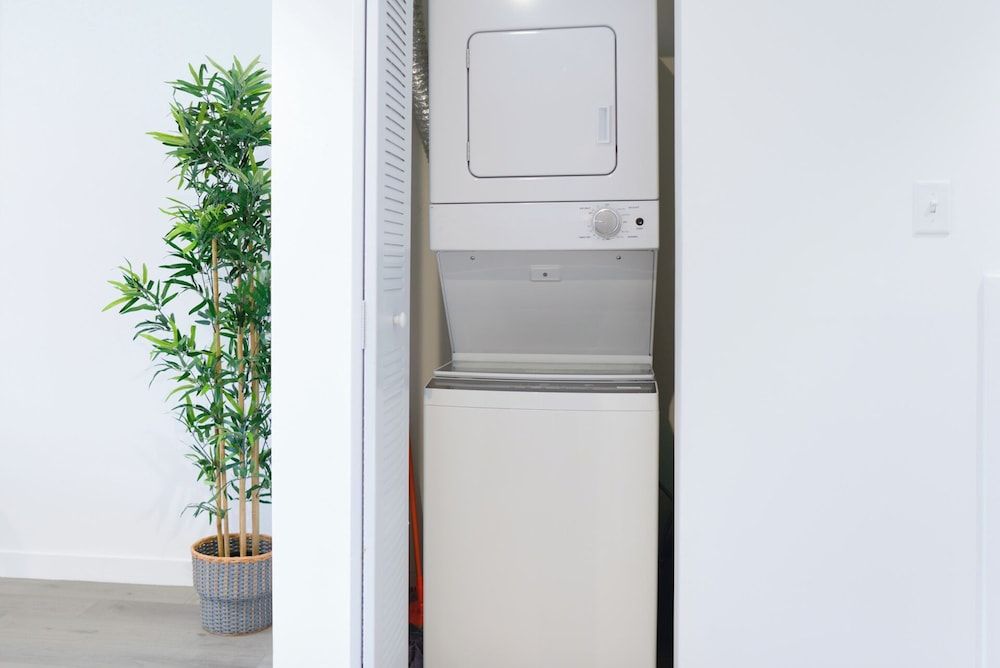 Prime Townhouses Near Design District Family Townhome, 3 Bedrooms, Patio 19