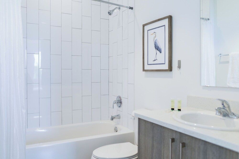 Prime Townhouses Near Design District Family Townhome, 3 Bedrooms, Patio 24