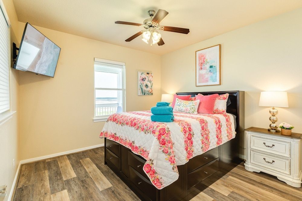 Twin Palms Paradise House, Multiple Beds, Balcony, Ocean View (Twin Palms Paradise) 6