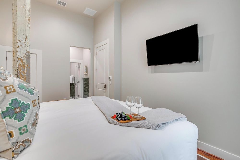 Nutt House Hotel Deluxe Room, 1 King Bed, Non Smoking (1) 2