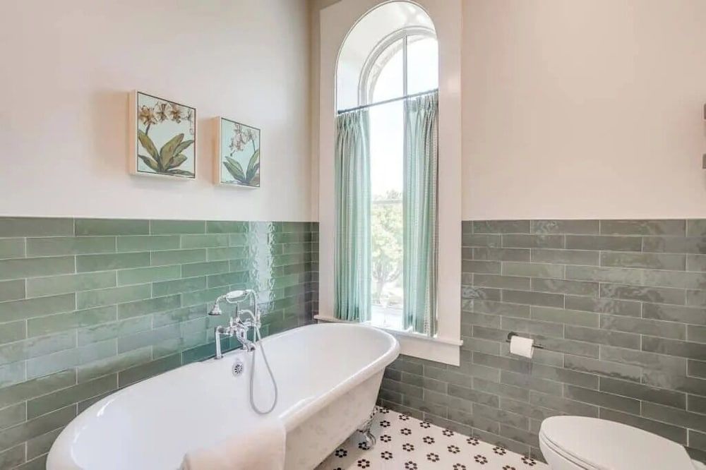 Nutt House Hotel Superior Room, 1 King Bed, Non Smoking, Private Bathroom (6) 8