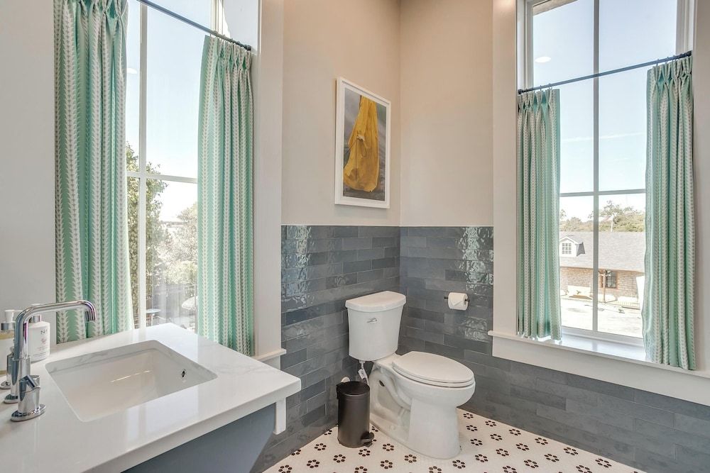 Nutt House Hotel Deluxe Room, 1 King Bed, Non Smoking (2) 9