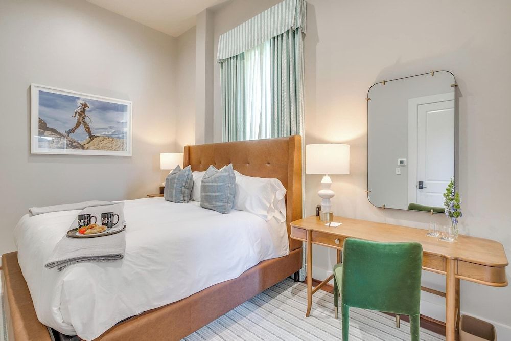 Nutt House Hotel Deluxe Room, 1 King Bed, Non Smoking (2) 12