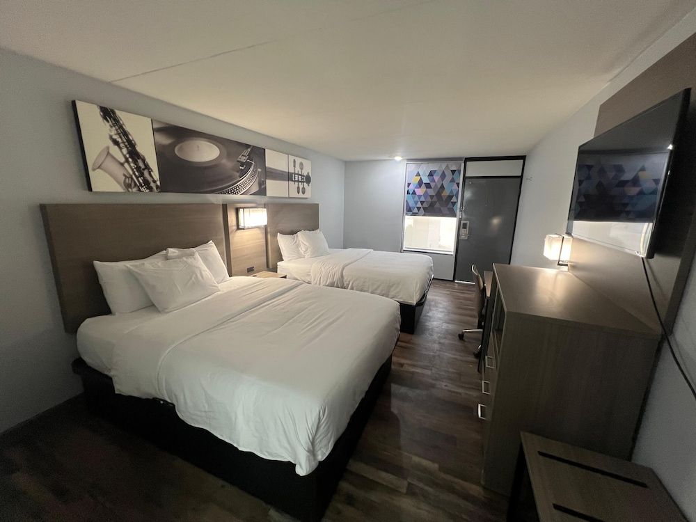 Westowne Inn Paducah I-24 Exit 4 Standard 2 Queen Beds - Ground Floor 2