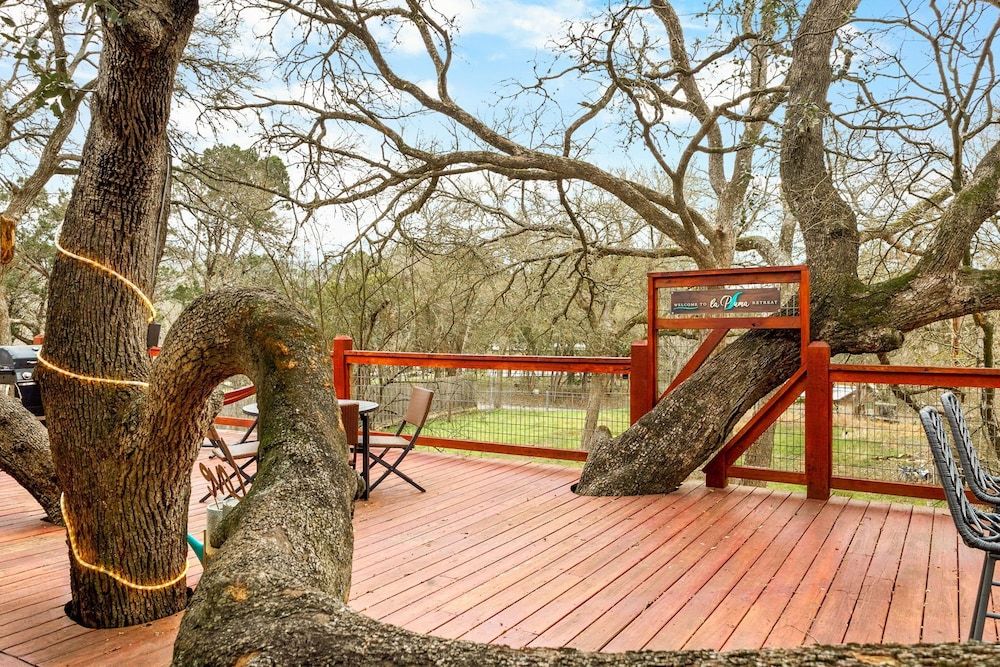 Tipis on the Guadalupe Romantic Cabin, Private Bathroom 10