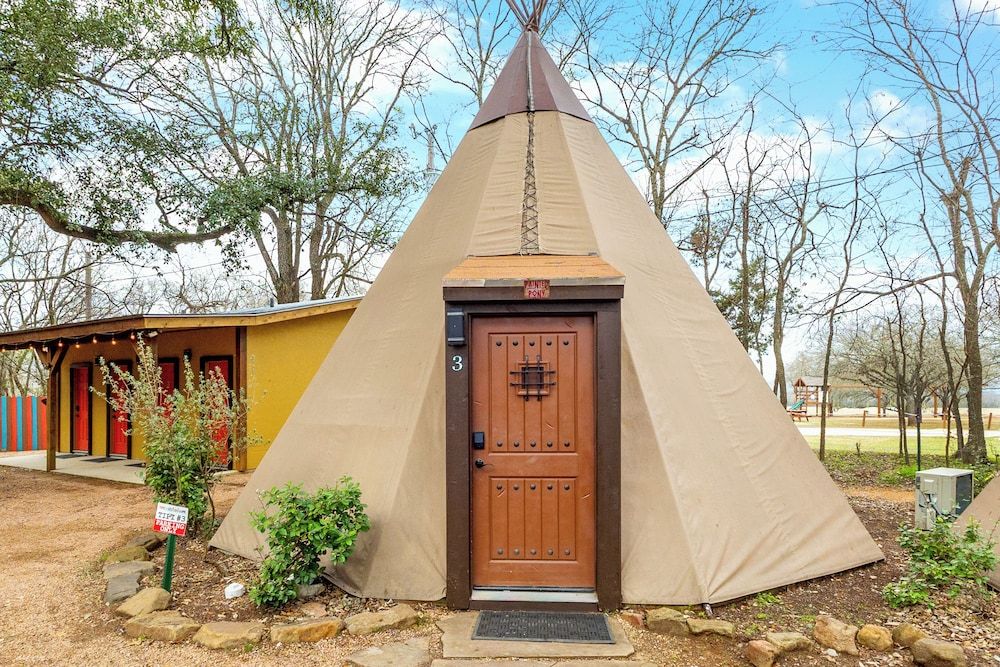Tipis on the Guadalupe Family Cabin, Multiple Beds, Non Smoking 8