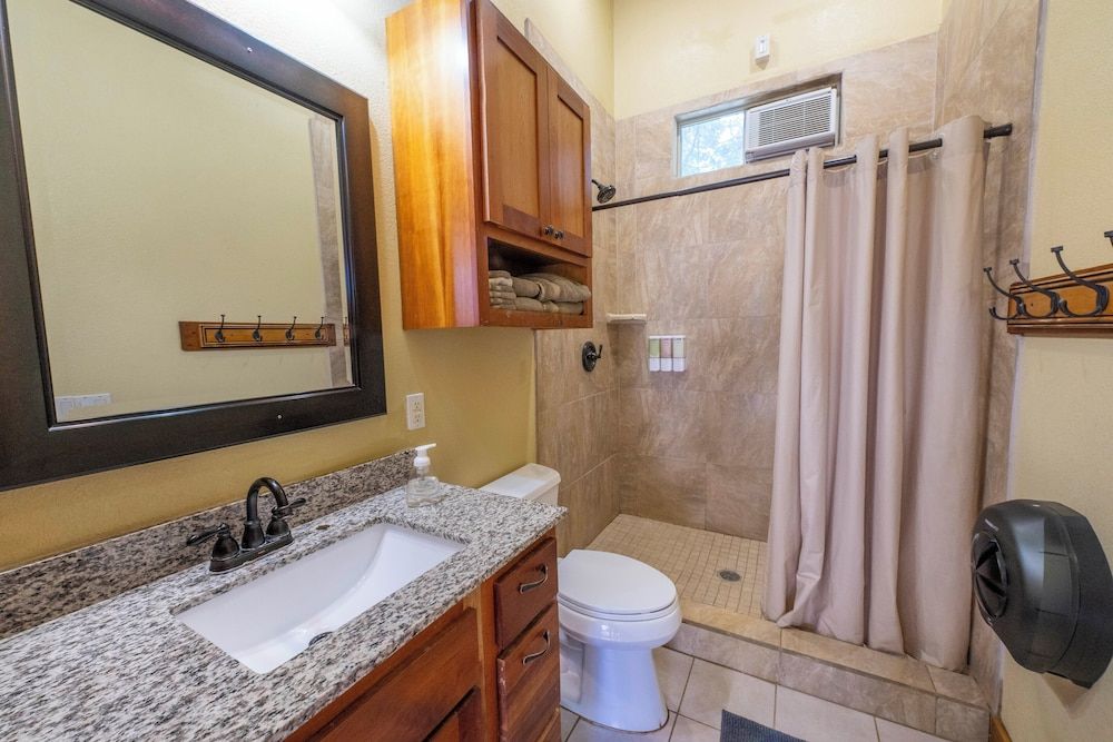 Tipis on the Guadalupe Classic Cabin, Multiple Beds, Private Bathroom 7