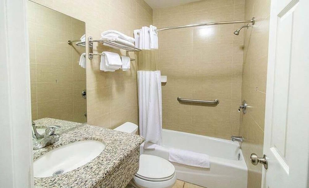 Carlton Motor lodge Standard Room 5