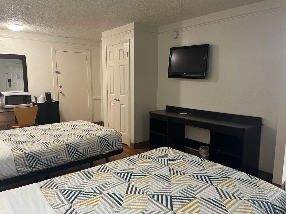 Studio 6 Suites Euless, Tx – Dfw West Standard Room, 2 Double Beds, Smoking, Refrigerator & Microwave 8