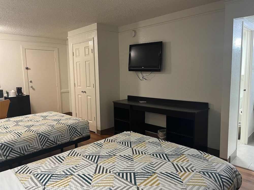 Studio 6 Suites Euless, Tx – Dfw West Standard Room, 2 Double Beds, Smoking, Refrigerator & Microwave 3