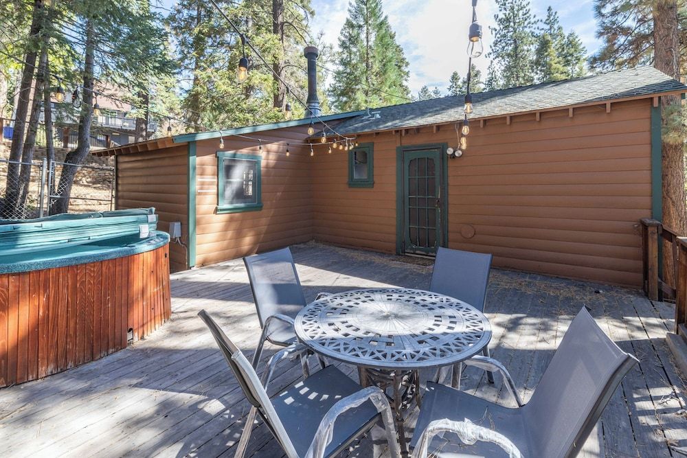 Signature Cabin, 2 Bedrooms, Non Smoking, Kitchen