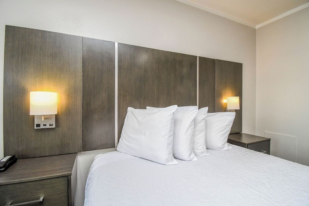 Settle Inn Single Room 4