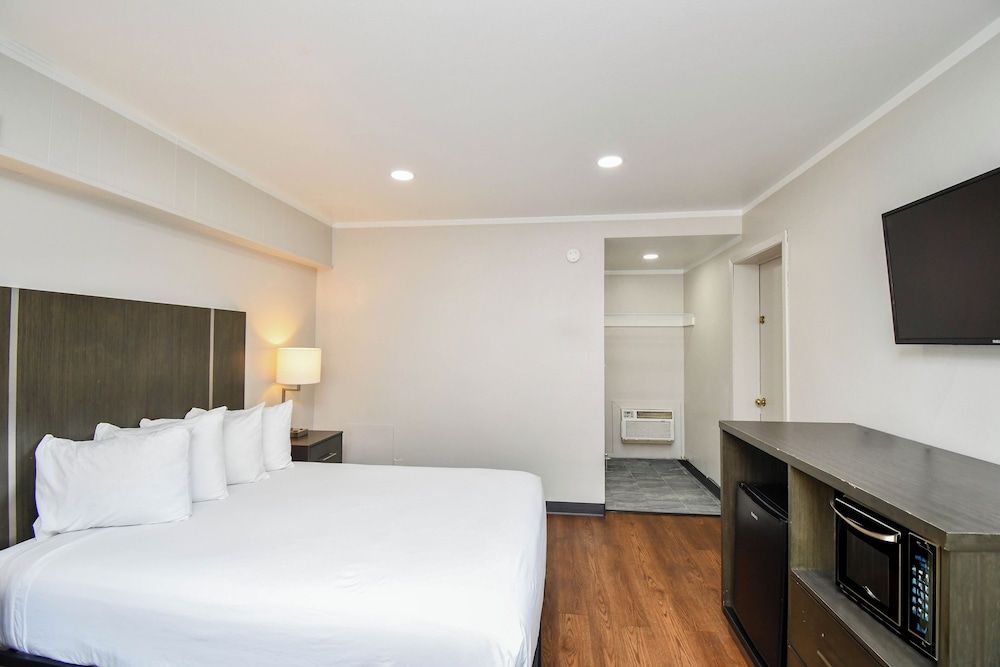 Settle Inn Single Room 5