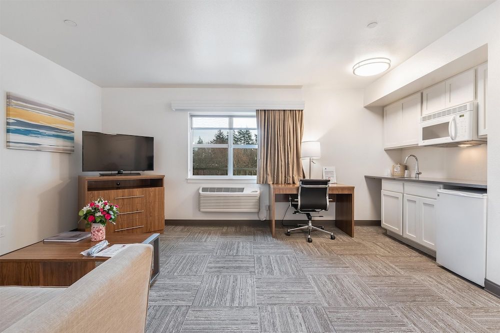 Marshall Suites Bainbridge Island, SureStay Collection by BW Suite, 1 King Bed, Non Smoking, Refrigerator & Microwave (Pet Friendly;with Sofabed)