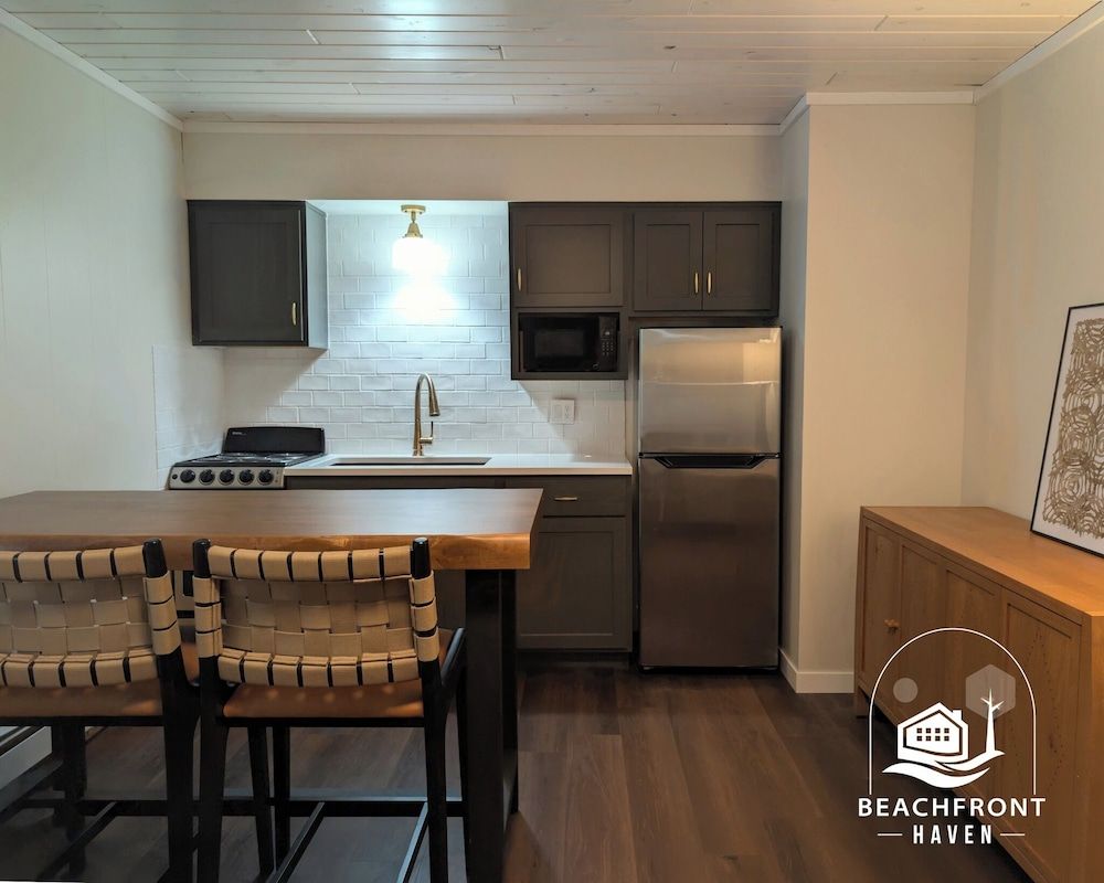 Beachfront Haven Suite, Patio, Beach View 3