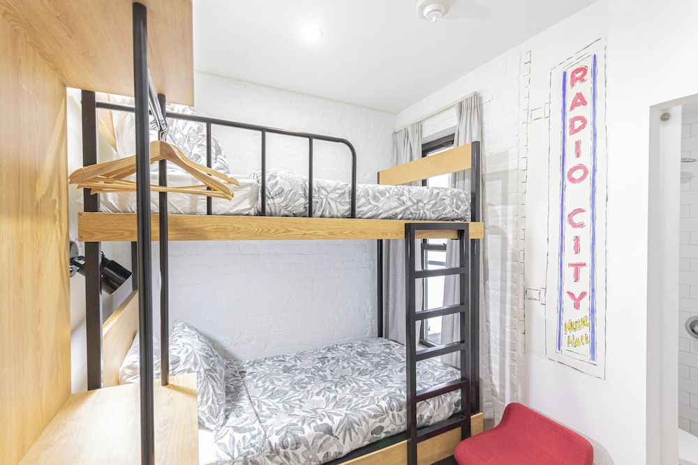 Bunk Room(Twin over Twin)